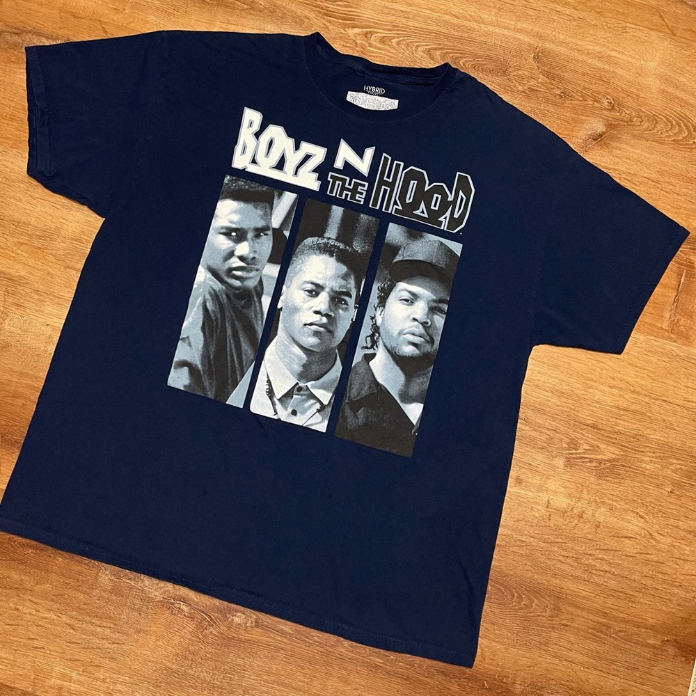 Graphic‎ tee